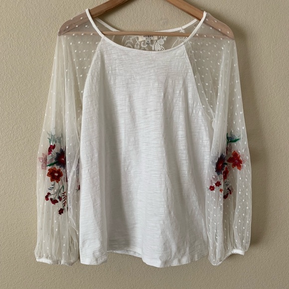 Umgee Tops - Umgee Embroidered Floral Lace Sleeve Blouse